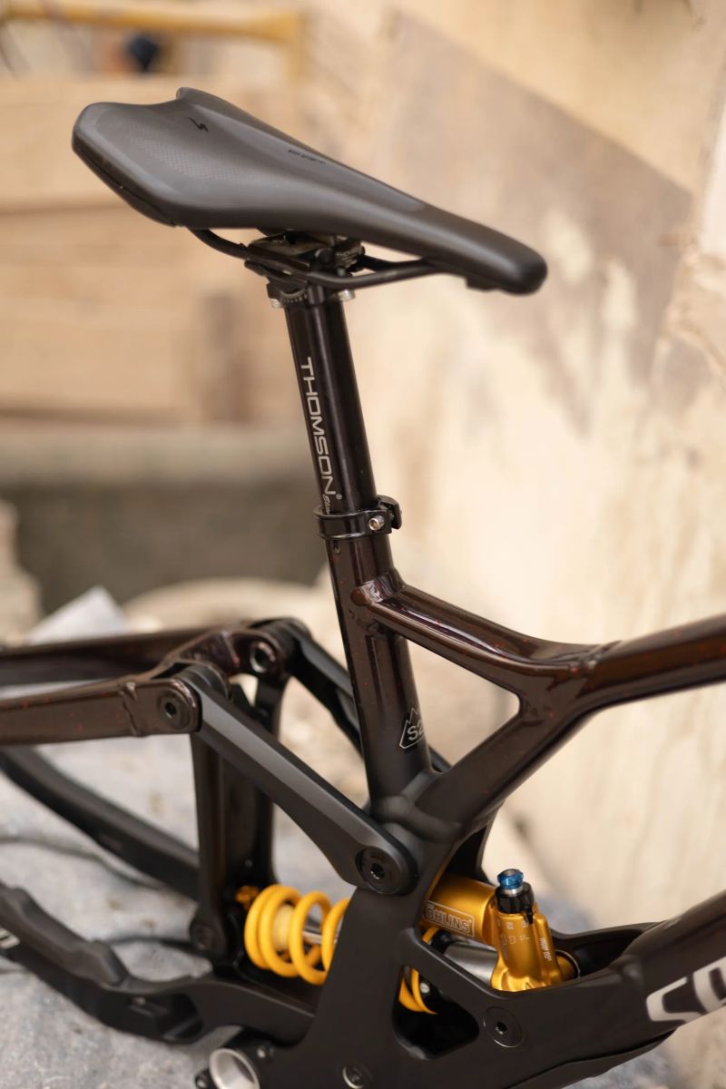 DH Rám Specialized Demo Race S2 – top stav, připravený na nový projekt!