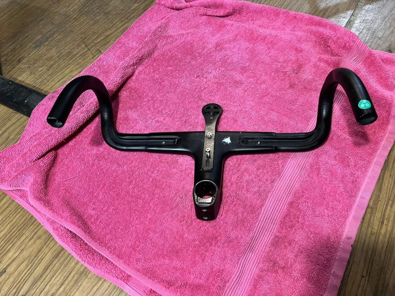 Karbonová řidítka Canyon CP10