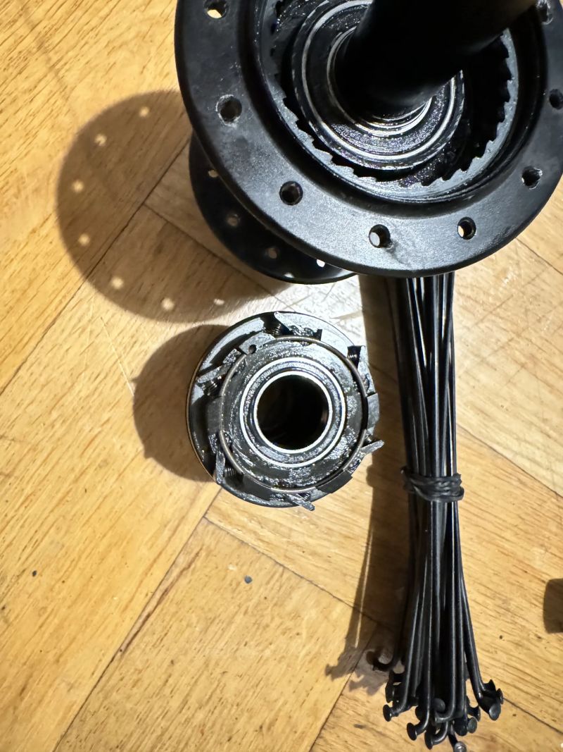 Zipp ZR1 142x12mm centerlock ceramic straight-pull 