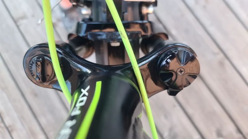 KROSOVÉ KOLO LEADER FOX TOSCANA 17“ 3x9 ČERNÉ