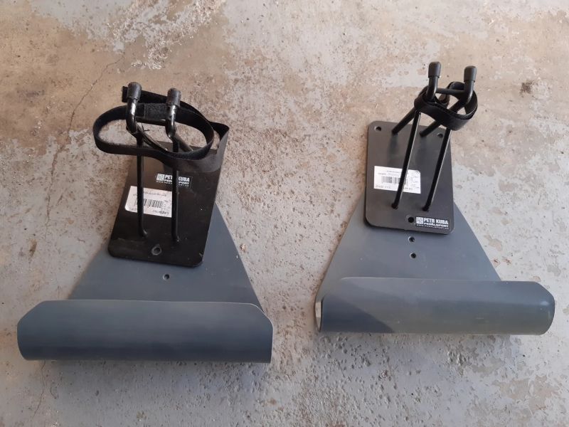 Držák kol na stěnu za pedál 