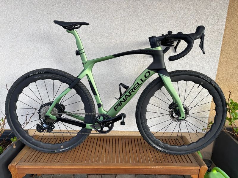 Pinarello Grevil F7 | vel.550 |