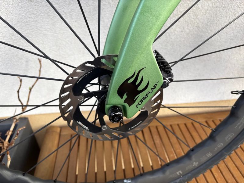 Pinarello Grevil F7 | vel.550 |