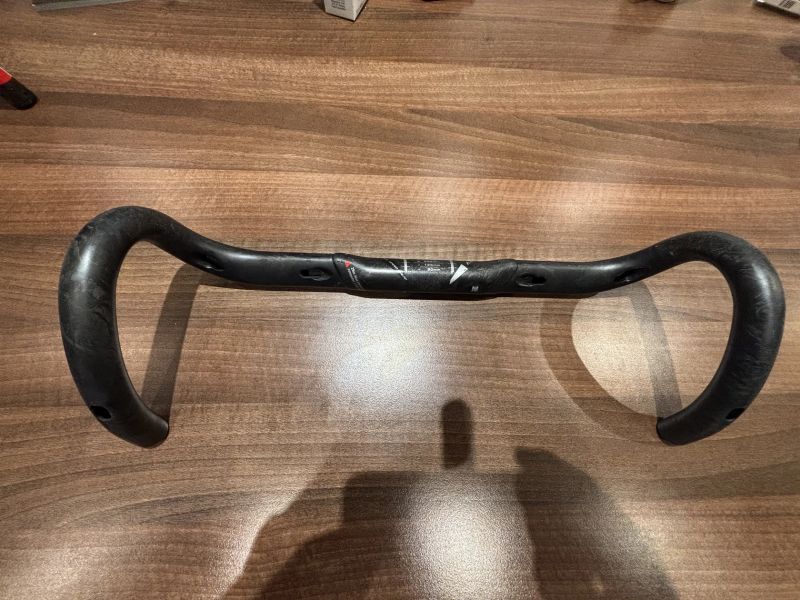 Karbonová řidítka FSA K-FORCE SL Ø-31.8 mm/440 mm