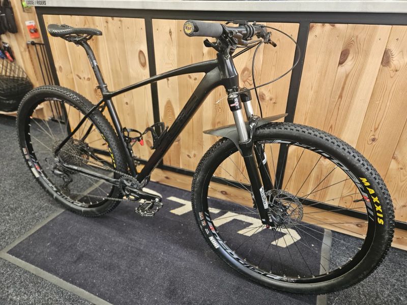 Pells Razzer 29", vel. M