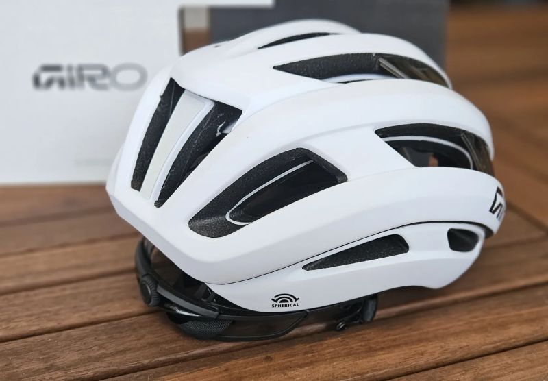 GIRO Aries Spherical – závodní silniční helma se systémem Spherical MIPS - NOVÁ