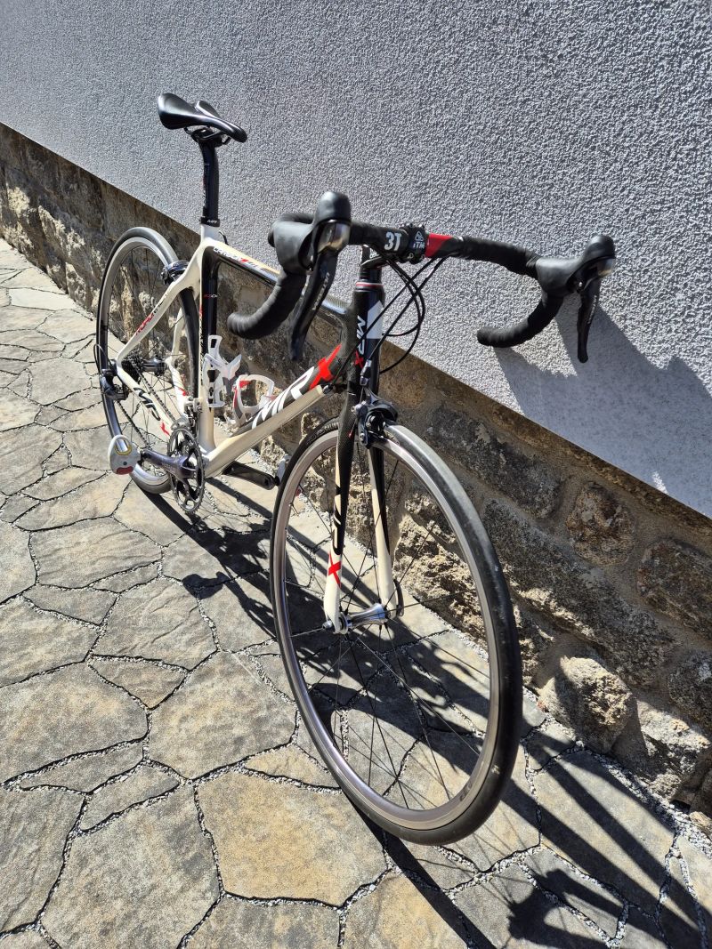 Karbonové silniční kolo MRX