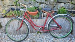 PRODÁM staré dámské kolo