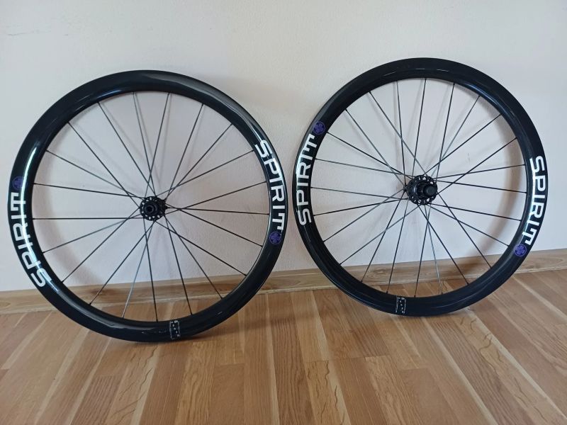 Celokarbonová kola Spirit Venom 45 (UCI certifikace)