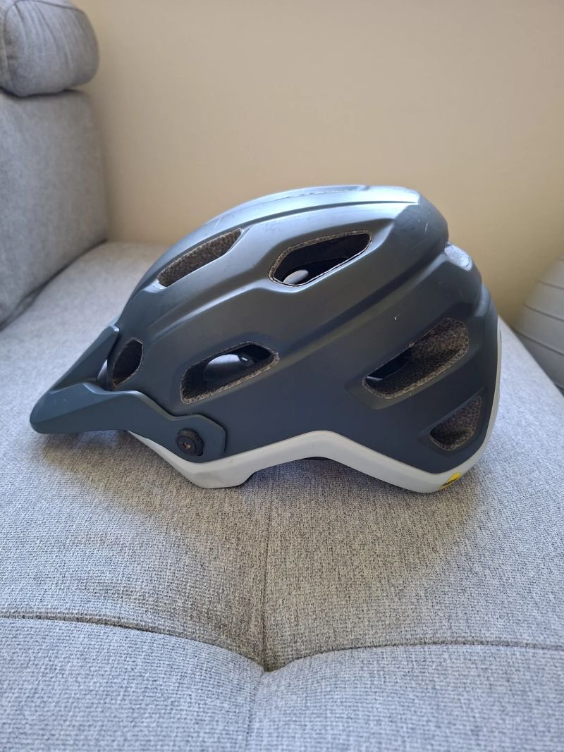 Giro Source (55-59cm)