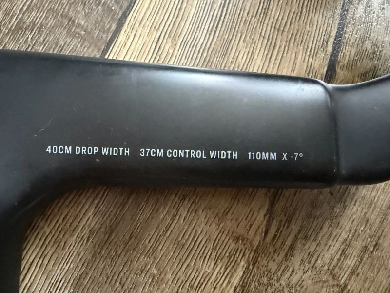 Kokpit na Trek Madone SLR Gen 7 370/400mm, představec 110mm