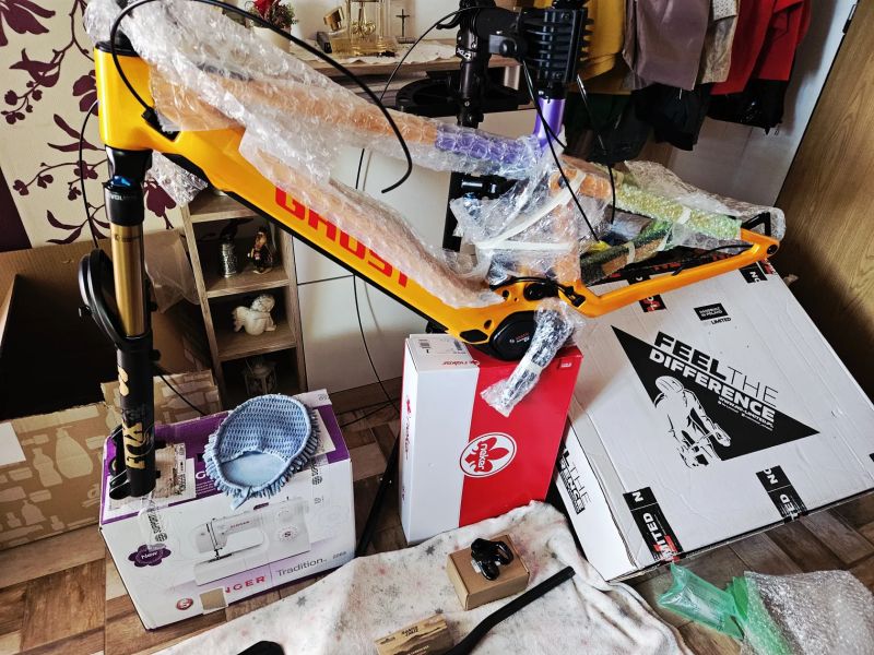 Nový Ghost E-Riot CF Full Party L 2026 Bosch Gen5 100Nm 800Wh