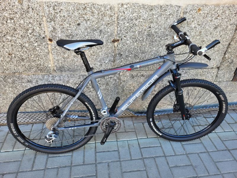 SUPERIOR XC 870 -KOMPLET SRAM X9/MANITOU AXEL -VEL.19"