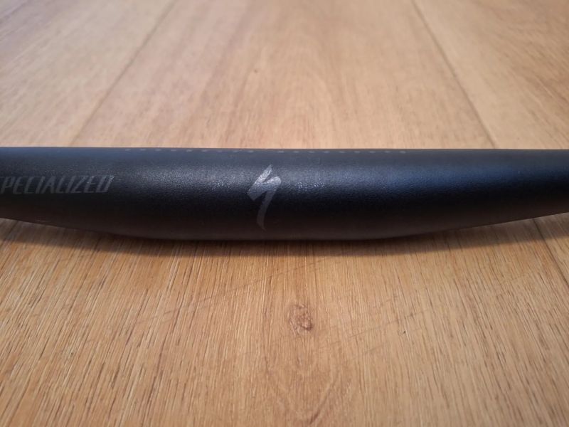 Prodám NOVÉ Specialized řídítka + představec 60mm ( sundáno z EPIC 8 )