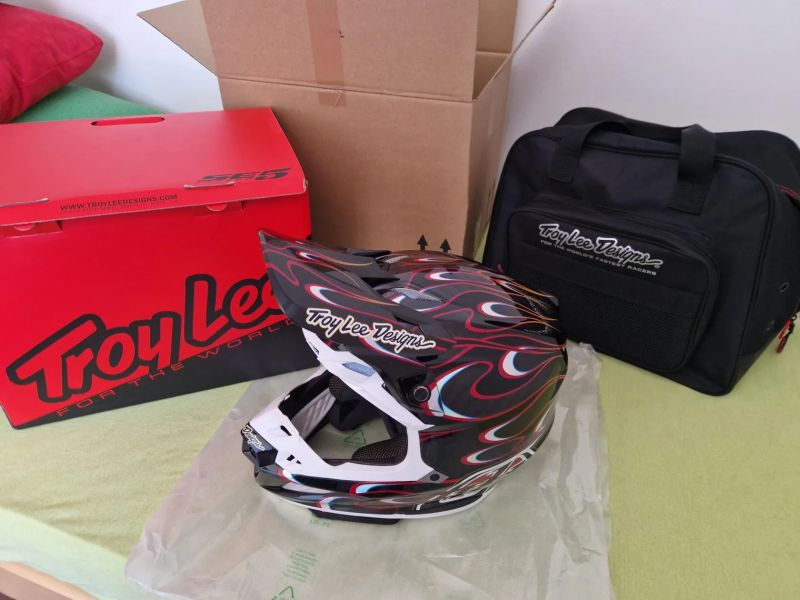 NOVÁ helma Troy Lee Designs SE5 Carbon