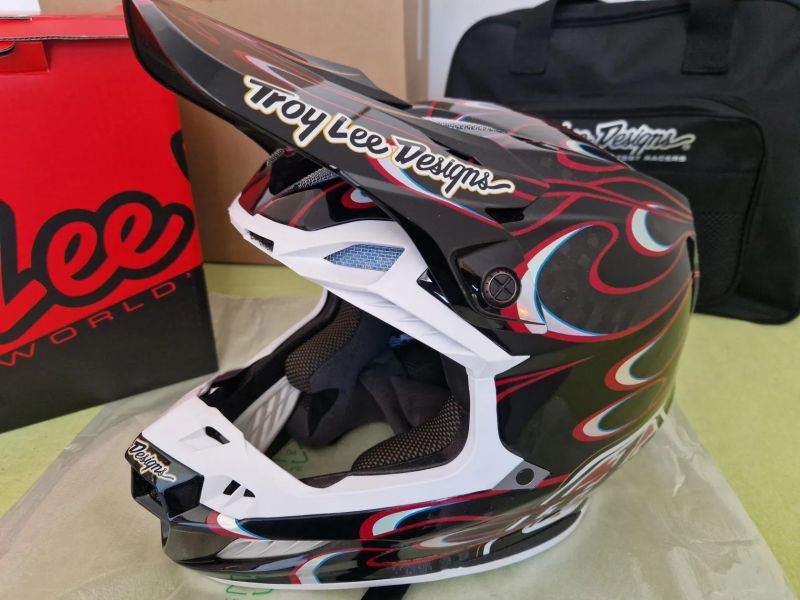 NOVÁ helma Troy Lee Designs SE5 Carbon