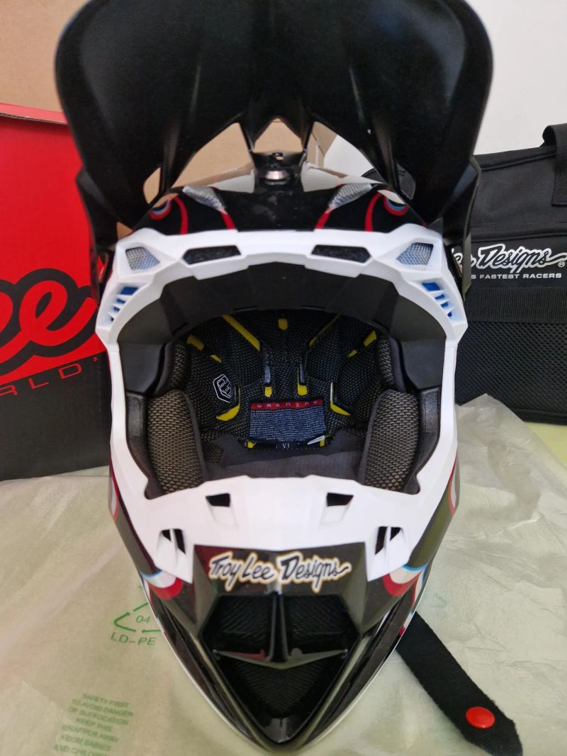 NOVÁ helma Troy Lee Designs SE5 Carbon