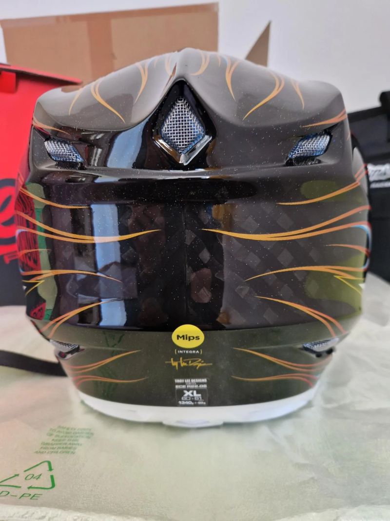 NOVÁ helma Troy Lee Designs SE5 Carbon