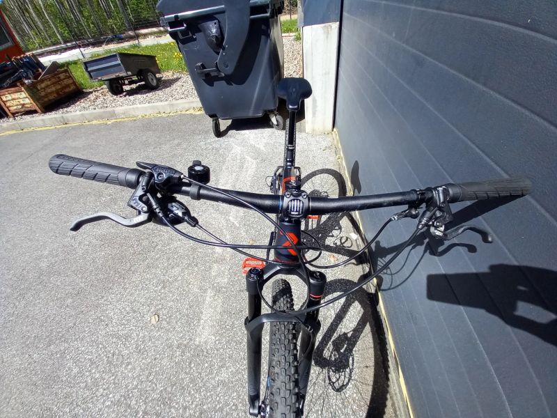 Radon Jealous Al 10.0 vel.M 