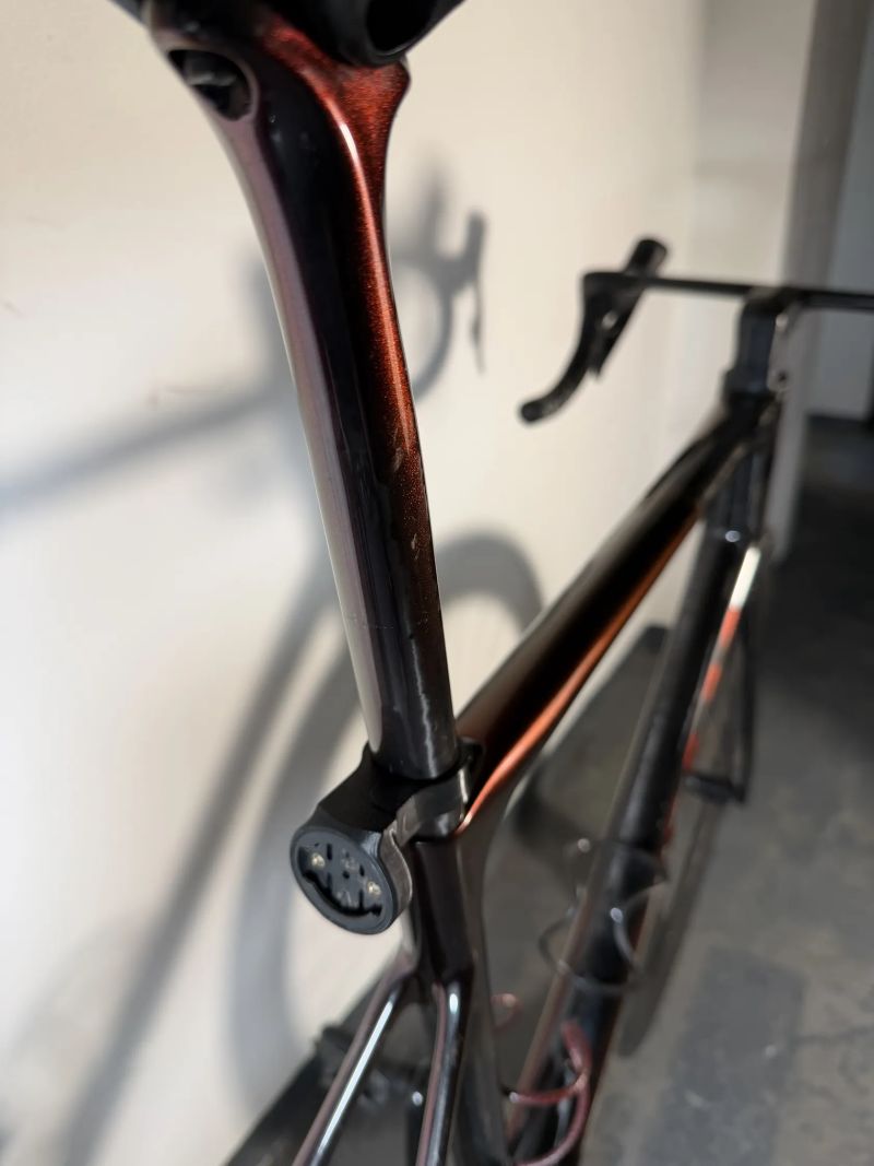 Isaac Element - Sram Red vč. powermetru - custom lak RAW/fireball