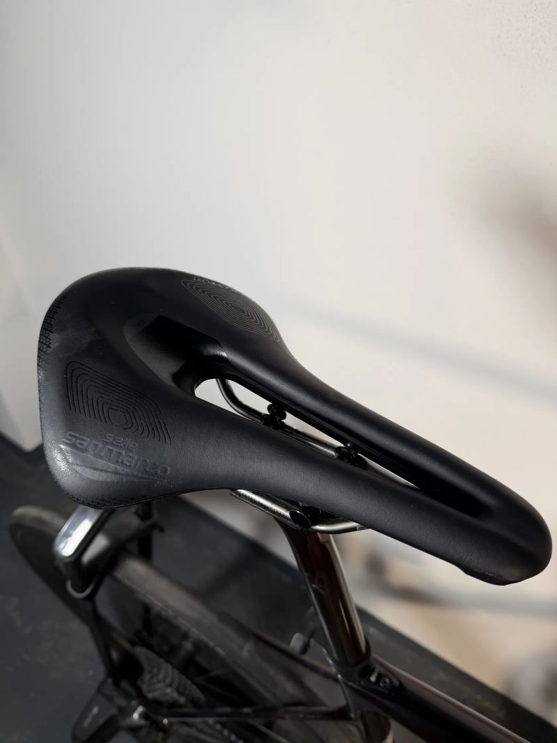 Isaac Element - Sram Red vč. powermetru - custom lak RAW/fireball