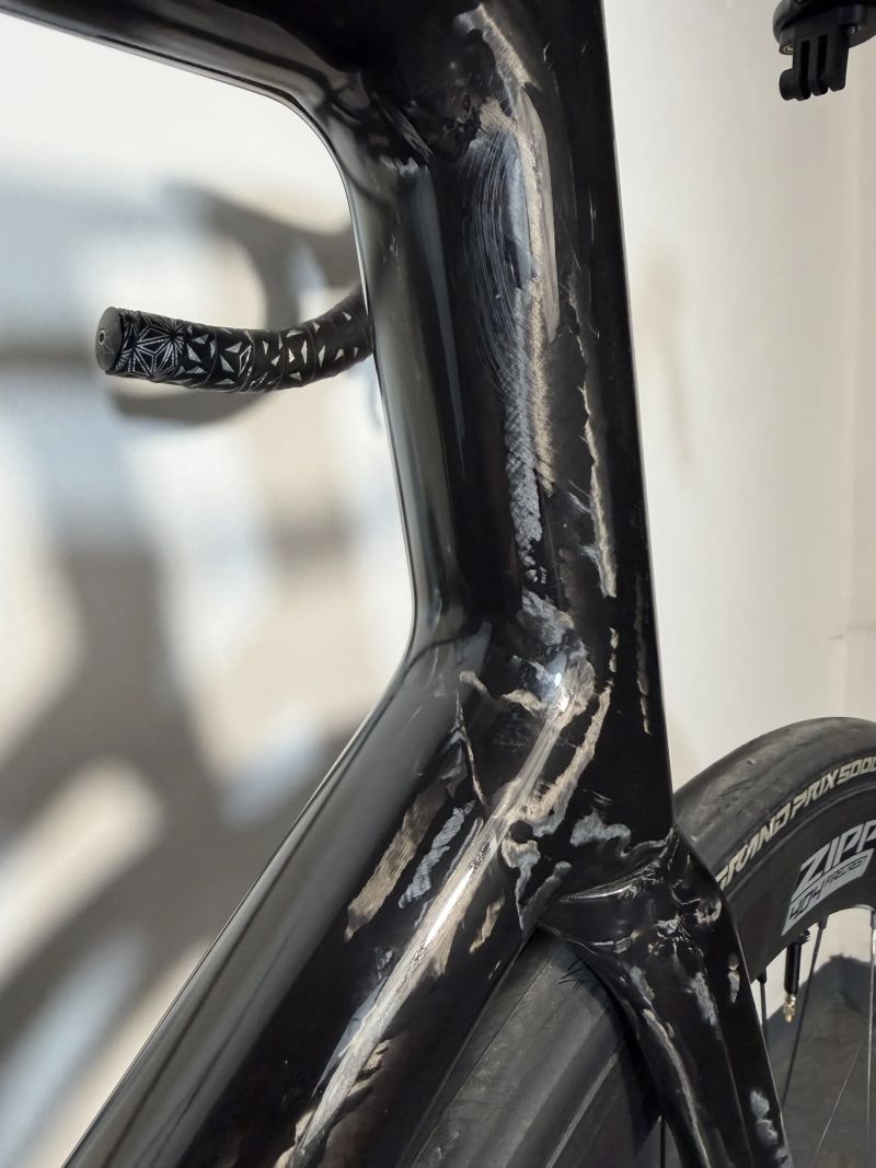 Isaac Element - Sram Red vč. powermetru - custom lak RAW/fireball