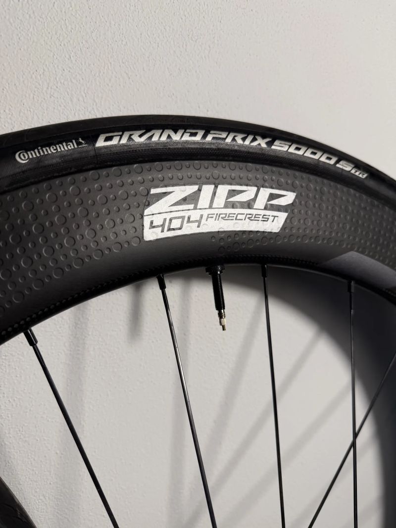 Zipp 404 firecrast - měsíc používané