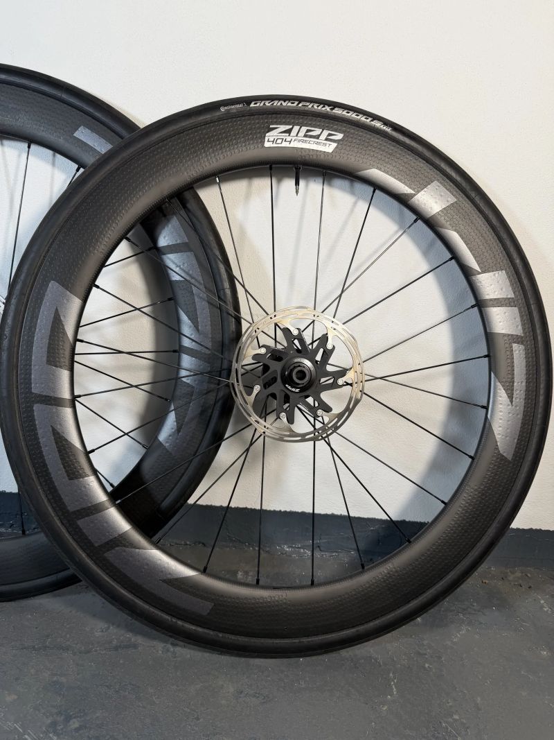 Zipp 404 firecrast - měsíc používané