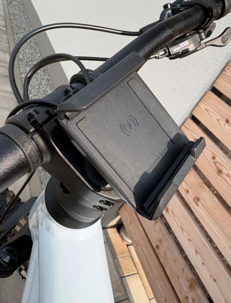 Cube Reaction Hybrid PRO