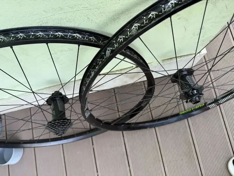 Ethirteen DH 29 wheelset Grappler