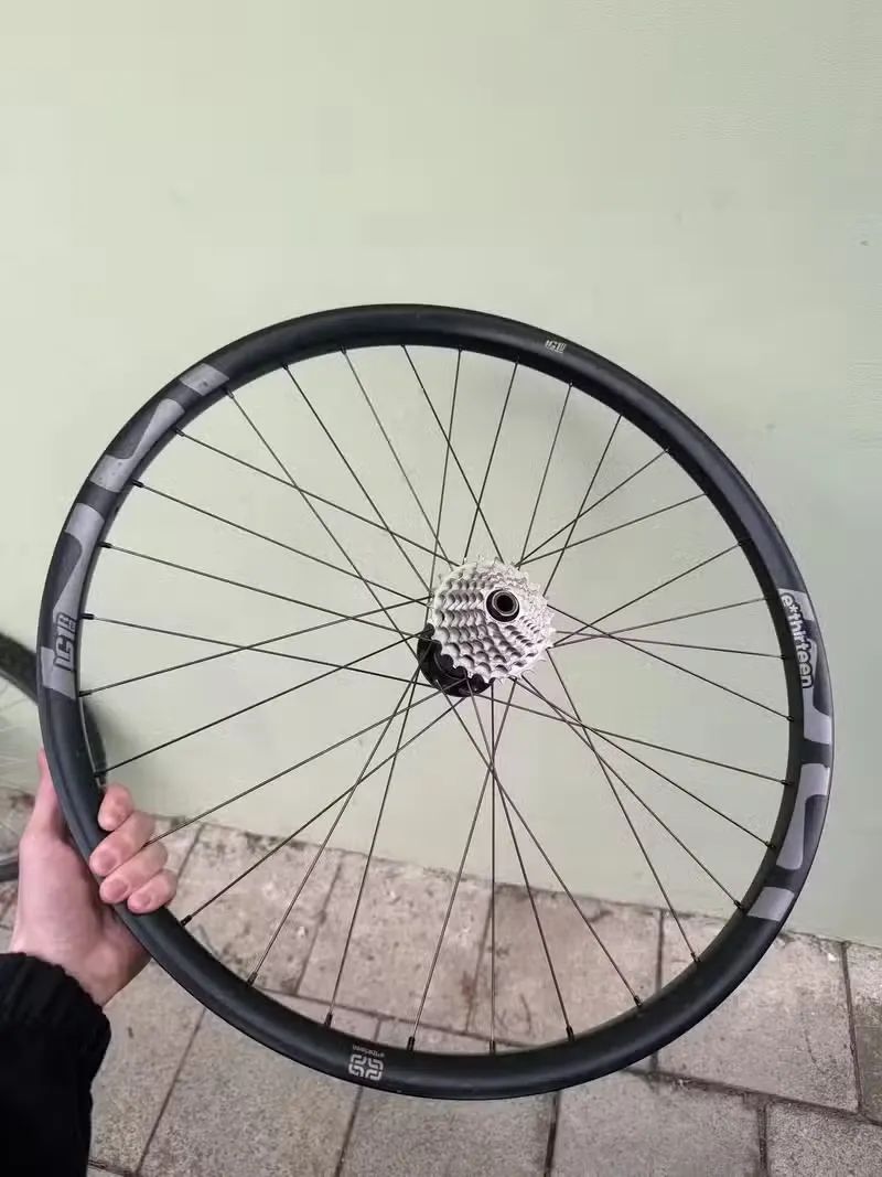 Karbon E13 LG1 Race DH