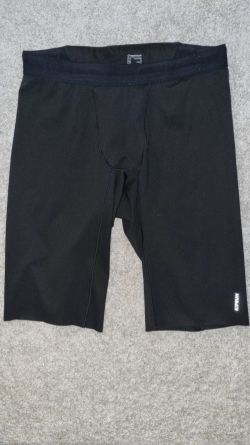 Nové pánske bezecke kratasy Kiprun vel: L