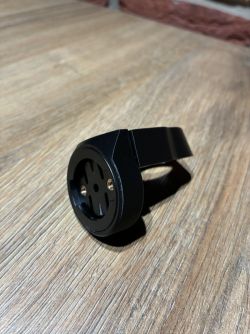 Trek Domane Gen4 držák radaru Garmin