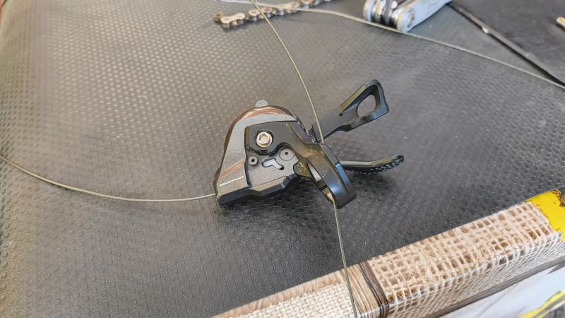 Shimano XT 11stupňová páčka SL-M8000