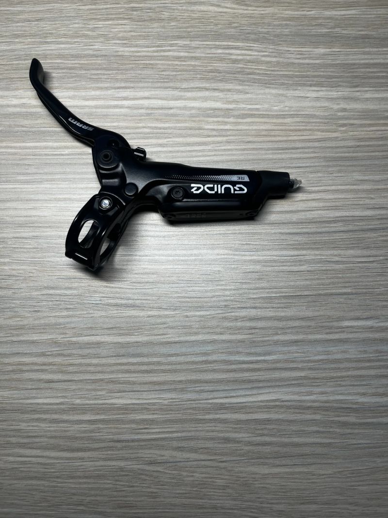 4 pistkové brzdy SRAM GUIDY RE 