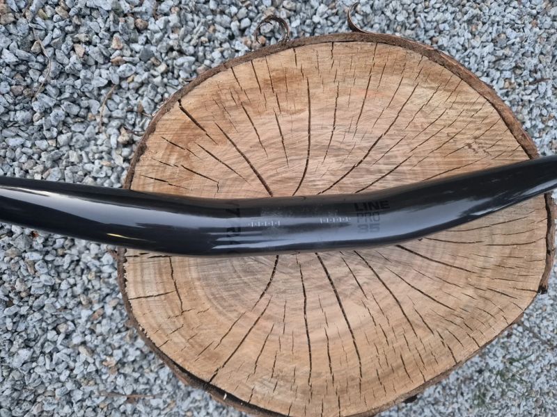 Karbonová řídítka Bontrager Line Pro 35 MTB