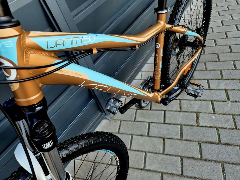 (92)Dámské/Dívčí horské kolo Kellys 27,5"