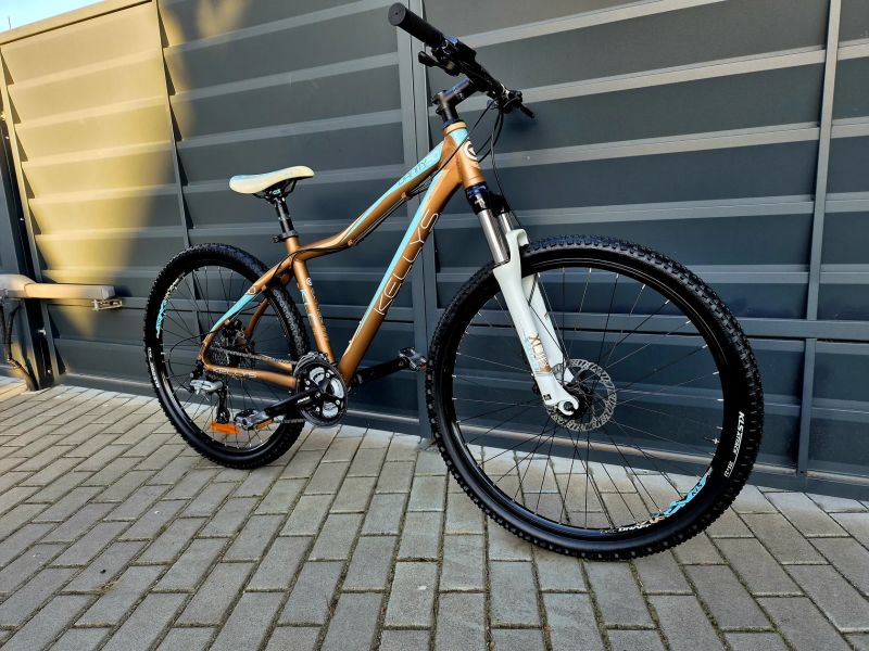 (92)Dámské/Dívčí horské kolo Kellys 27,5"
