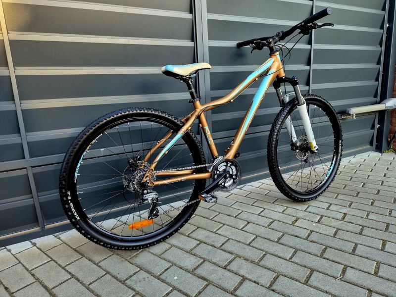 (92)Dámské/Dívčí horské kolo Kellys 27,5"
