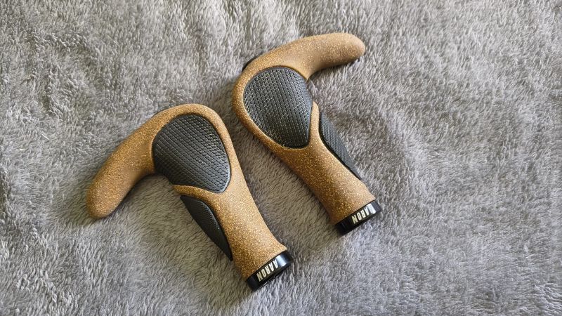 Aaron Horn biokork Lock On