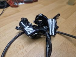 Prodám páky Hope Tech 3 + třmeny new V4 + hadice Goodridge carbon