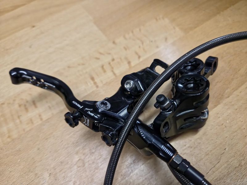 Prodám páky Hope Tech 3 + třmeny new V4 + hadice Goodridge carbon