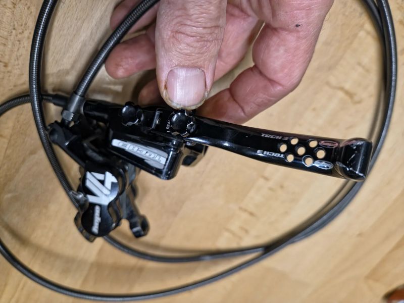 Prodám páky Hope Tech 3 + třmeny new V4 + hadice Goodridge carbon