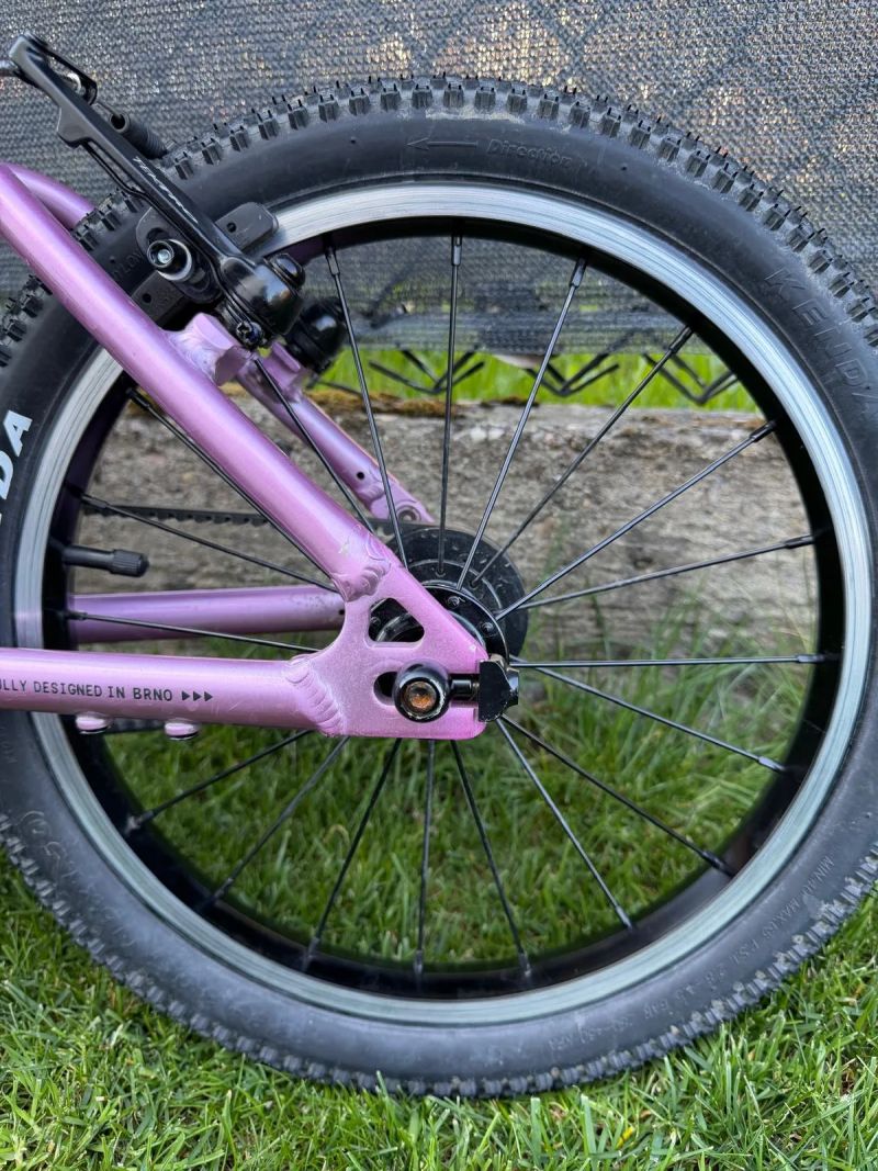 Rascal 16 – růžová, lehké dětské kolo, záruka