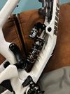NUKEPROOF GIGA 290 Carbon (EXT Shock) bílá M