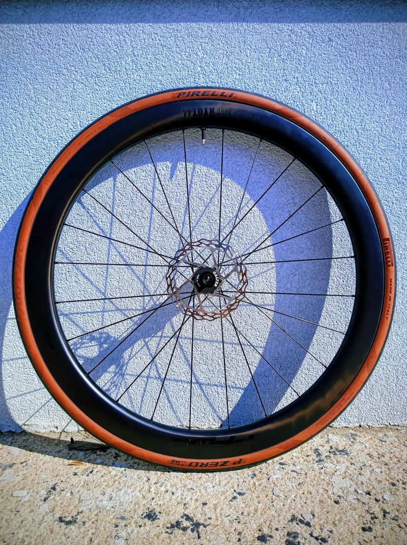 REZERVACE - Karbonová kola FFWD RYOT44 V2, DT240 2:1 EXP