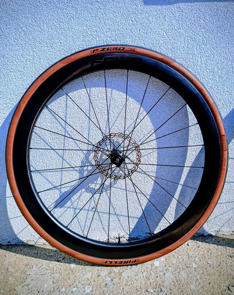 REZERVACE - Karbonová kola FFWD RYOT44 V2, DT240 2:1 EXP