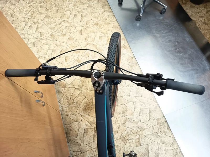 Canyon LUX Trail, čeká se.