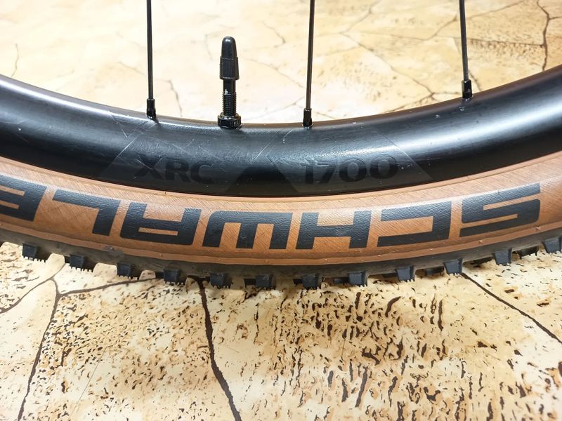 Canyon LUX Trail, čeká se.