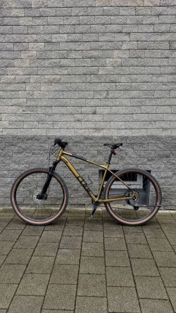 Cube Cube Acid metalolive´n´black